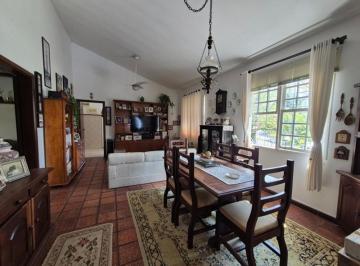 669551_irZ661i_66955167918b7619380.jpg · Casa com 4 quartos ( 2 sui?tes) e 2 vgs carro, terreno com 540 mts² - P. São Jorge - Florianópolis