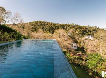 5div5870-17634797083835.jpg · Casa à Venda no Villaggio Verdi com 4 Suítes e Piscina Aquecida | 447 m² | Domingos Martins ES