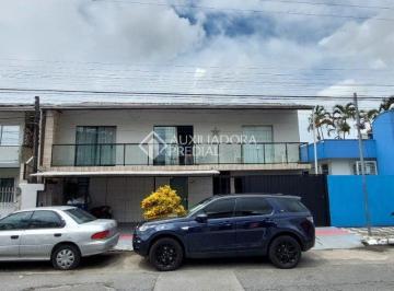 477862_iDd4zh5kxa473l_47786266425b84819a6.jpg · Casa com 8 quitinetes à venda em Balneário Camboriú- SC.