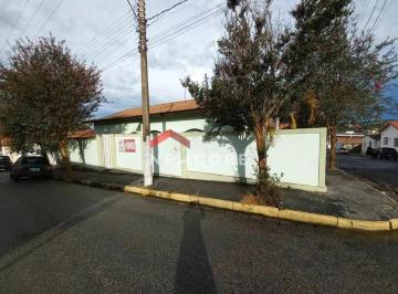 Casa · 193m² · 4 Quartos · 3 Vagas · Casa em Rua Salvador Rodrigues - Centro - Angatuba/SP