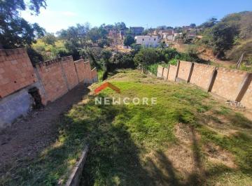 Terreno · 880m² · Lote em Rua dos Pinheiros - Novo Retiro - Esmeraldas/MG