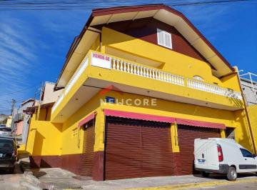 Casa · 146m² · 4 Quartos · 2 Vagas · Casa em Avenida Tancredo de Almeida Neves - Vista Alegre - Campos do Jordão/SP