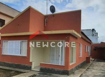 Casa de 3 quartos, Campos dos Goytacazes · Casa em Rua José Bernardino - Parque Turf Club - Campos dos Goytacazes/RJ