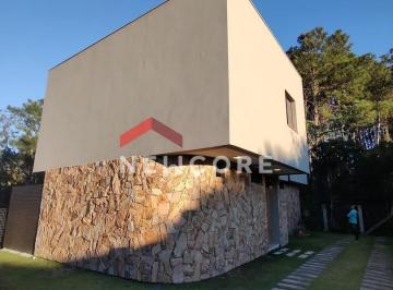 Casa · 230m² · 3 Quartos · 2 Vagas · Casa de condomínio em Estrada Grp 280 - Praia da Barra - Garopaba/SC