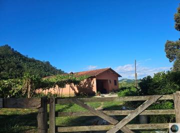 Rural · 234740m² · 3 Quartos · 10 Vagas · Sítio em Paraibuna 9,7 alqueires