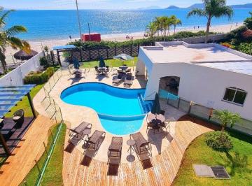 Apartamento de 3 quartos, Florianópolis · Cobertura Alto Padrão, Saída direta para a Praia.