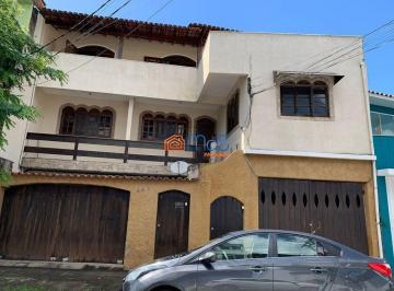 Apartamento · 104m² · 3 Quartos · 1 Vaga · Apartamento com 03 quartos e garagem no Centro de Macaé.