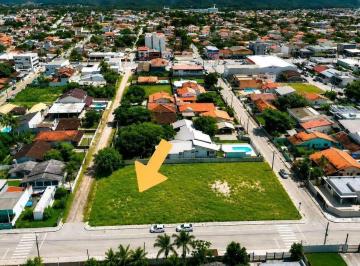 Terreno · 900m² · Terrenos com 900m² de área total (30x30) na região Central de Itapoá SC. Av. Comercial com alto pote