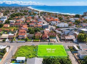 Terreno · 900m² · Terrenos com 900m² de área total (30x30) na região Central de Itapoá SC. Av. Comercial com alto pote