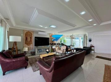 c242c91a47831fa77cf1a8e1072924b66fd898f9 · Casa à venda no Jardim Acapulco no Guarujá | Omega Imóveis