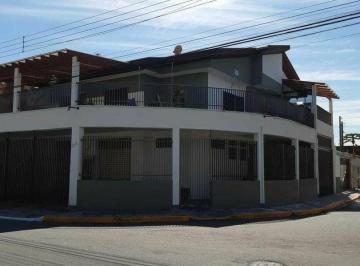 Casa · 483m² · 3 Quartos · 6 Vagas · Sobrado em  Avenida dos Ipes - Centro - Tremembé/SP