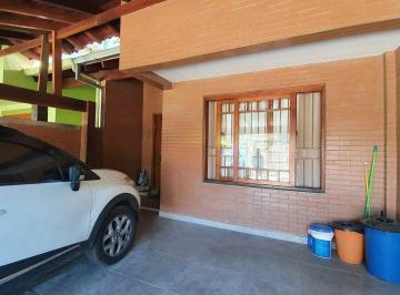 Casa · 165m² · 3 Quartos · 2 Vagas · Casa em  Rua Olécio Cavedini - Espírito Santo - Porto Alegre/RS