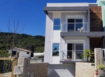 Casa · 173m² · 3 Quartos · 2 Vagas · Casa em Rua Bernardino Manoel Rodrigues - Panorâmico - Garopaba/SC