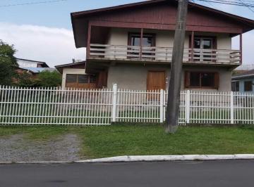 Casa · 180m² · 4 Quartos · 1 Vaga · Casa em Rua São Marcos - Carniel - Gramado/RS