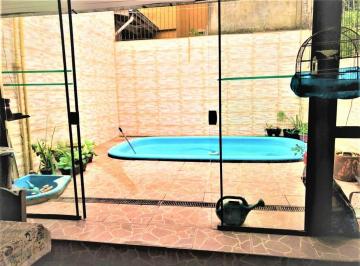 Casa · 110m² · 2 Vagas · Casa em Rua Fábio Coelho de Magalhães - Guarujá - Porto Alegre/RS