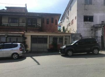 Casa · 140m² · 4 Quartos · 2 Vagas · Casa em  Rua Doutor Emílio Carlos - Vila Cascatinha - São Vicente/SP