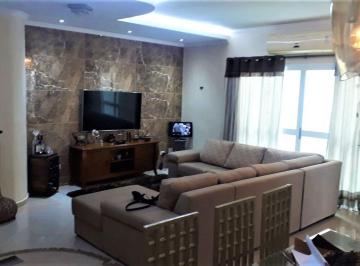 Casa · 234m² · 3 Quartos · 4 Vagas · Casa em Rua Duque de Caxias - Campo Grande - Santos/SP