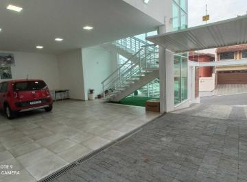 Casa · 350m² · 4 Quartos · 4 Vagas · Sobrado em  Avenida Juscelino Kubitschek de Oliveira - Parque Vivaldi Leite Ribeiro - Poços de Calda