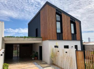 Casa · 4 Quartos · 3 Vagas · VENDA | Sobrado, com 4 dormitórios em Jardim Do Sol, Paranavaí