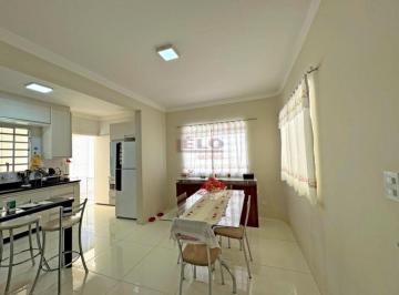 Casa · 240m² · 3 Quartos · 4 Vagas · VENDA | Casa, com 3 dormitórios em JARDIM MONTE CARLO, MARINGA