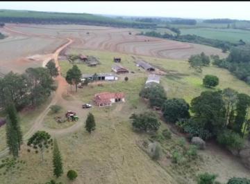 Foto 01 · Fazenda de luxo à venda em Pardinho-SP, Zona Rural: 3 quartos, 2 suítes, 3 salas, 3 banheiros, 3 vag