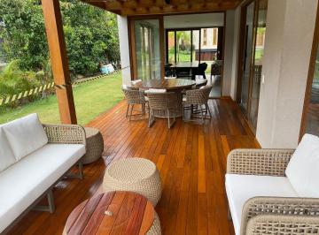 Casa de 6 quartos, Mata de São João · Fabulosa Casa Praia do FORTE 6 suítes COND. PRAIA BELLA novíssima 490m2