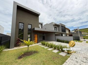 Casa · 207m² · 3 Quartos · 4 Vagas · Viva com Conforto e Sofisticação – Casa em Condomínio à Venda!