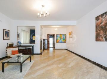 Casa · 250m² · 3 Quartos · 2 Vagas · Casa á Venda na Vila Mariana com 250m², 3 quartos sendo 2 suítes, 2 vagas.