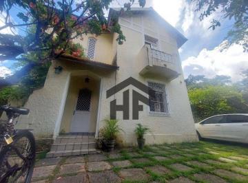 123e370622353abbf471f04fa359a9bf0df67807 · Casa de 355m², no terreno de 675m² para alugar ou vender, com 4 quartos, localizada em Santo Amaro,