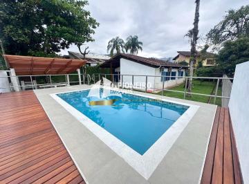 Casa · 180m² · 4 Quartos · 3 Vagas · Casa térrea fora de condomínio para férias em Juquehy!