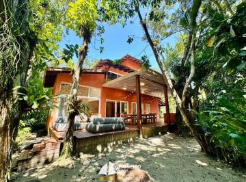 Casa · 199m² · 4 Quartos · 2 Vagas · Casa à venda em condomínio, localizada na Praia da Baleia!