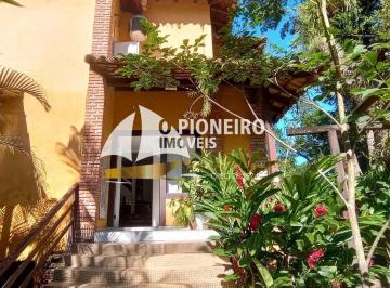 Casa · 292m² · 4 Quartos · 3 Vagas · Casa à venda na Praia da Baleia, ótima localização.