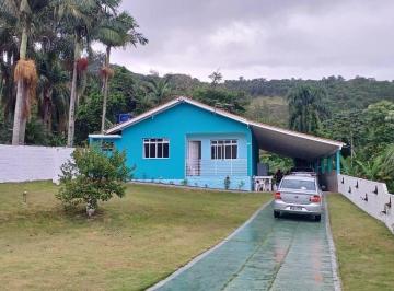 Casa · 126m² · 3 Quartos · 5 Vagas · Casa a venda de 03 Dormitórios 01 Suíte com terreno de 1.190 metros quadrados na Gamboa -SC