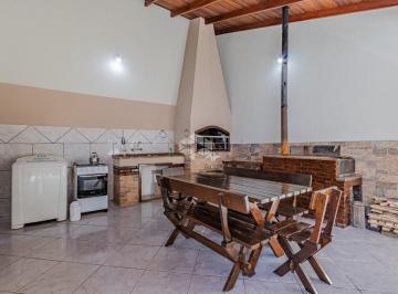 677646_iG334R5pPdWl_67764667a1074902990.jpg · Casa com 3 Quartos e 4 banheiros.Salão Gourmet. Garagem. Pátio frente e fundos.