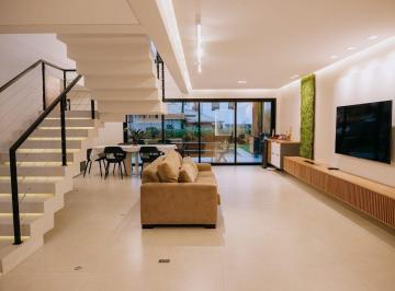 Casa · 309m² · 3 Quartos · 2 Vagas · Excelente Casa em Condomínio Fechado com 3 Suítes no Bairro Dom Bosco em Itajaí SC