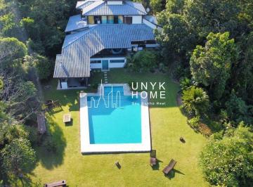 Casa · 338m² · 4 Quartos · 6 Vagas · Excelente oportunidade de casa com 4 dormitórios e Piscina em Maresias