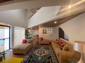 Casa · 374m² · 4 Quartos · 2 Vagas · Maravilhosa casa com 4 suítes e piscina em Alphaville
