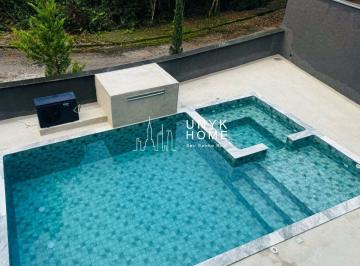 Casa · 490m² · 4 Quartos · 8 Vagas · Sobrado com 3 dormitórios e piscina à venda na Serra da Cantareira