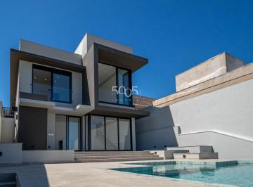 Foto 02 · Casa em construção à venda no condomínio Saint Paul com 268m² de área construída e 564m² de área tot