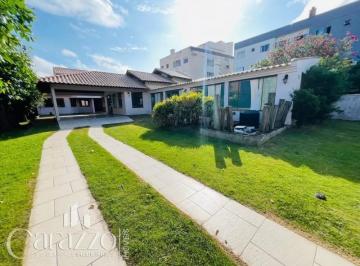Apartamento · 432m² · 4 Quartos · 1 Vaga · Casa mobiliada com 03 suites no centro de Tramandaí