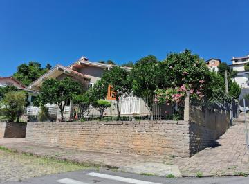 Casa · 200m² · 3 Quartos · 2 Vagas · MORE NESSA ÓTIMA CASA DE ESQUINA, COM VISTA PANORÂMICA!