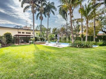 Casa · 850m² · 4 Quartos · 5 Vagas · Casa de alto padrão no Alto da Boa Vista, impecável.