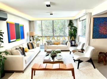 Apartamento · 168m² · 3 Quartos · 2 Vagas · Apartamento reformado 168 mts, 3 suítes, 2 vagas, prédio com piscina