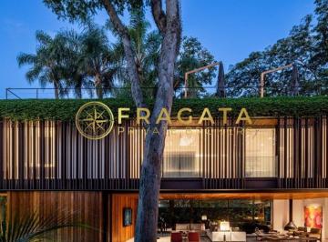 Casa · 1600m² · 4 Quartos · 6 Vagas · Casa em condomínio de alto padrão com 1.600 m² e 4 suítes a venda no Alto de Pinheiros/SP