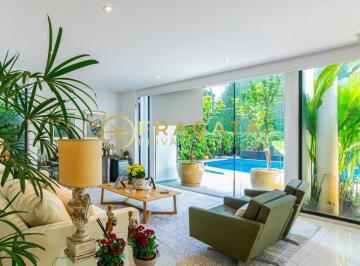 Casa · 400m² · 4 Quartos · 4 Vagas · casa a venda com 400m², contemporânea com ótimo acabamento e estilo clássico com lareira no Alto de