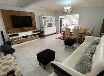 Casa · 228m² · 3 Quartos · 3 Vagas · Linda casa em condomínio à venda no Jardim Londrina, São Paulo-SP: 3 quartos, 3 suítes, 1 sala, 4 ba