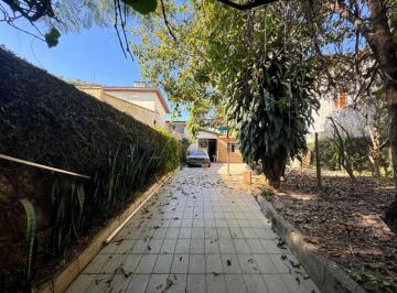 Casa · 60m² · 3 Quartos · 8 Vagas · Casa no Jardim Ipê, São Paulo-SP: 3 quartos, 1 suíte, 3 banheiros, 8 vagas de ga