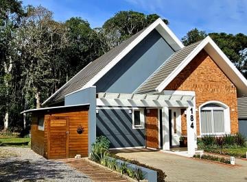 Apartamento de 3 quartos, Nova Petrópolis · Casa com amplo terreno à venda no bairro Linha Imperial