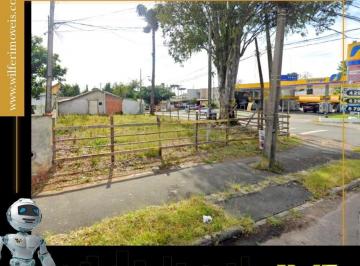 Terreno · 435m² · AMPLO TERRENO DE ESQUINA MEDINDO 435,3m² LOCALIZAD