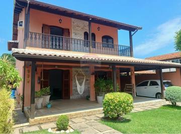 Casa · 252m² · 5 Quartos · 4 Vagas · Casa em condominio fechado com cinco dormitórios e piscina.
